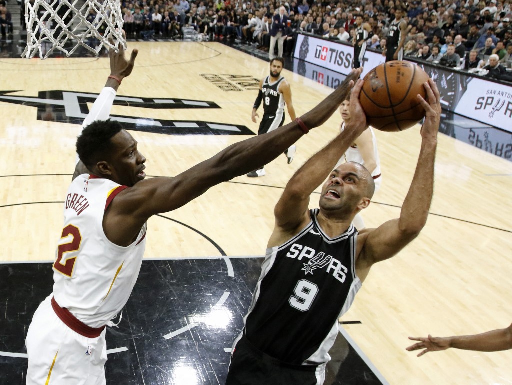 Tony Parker #9 of San Antonio Spurs shoots against Jeff Green #32 of the Cleveland Cavaliers. Read our Spurs vs Cavaliers betting preview