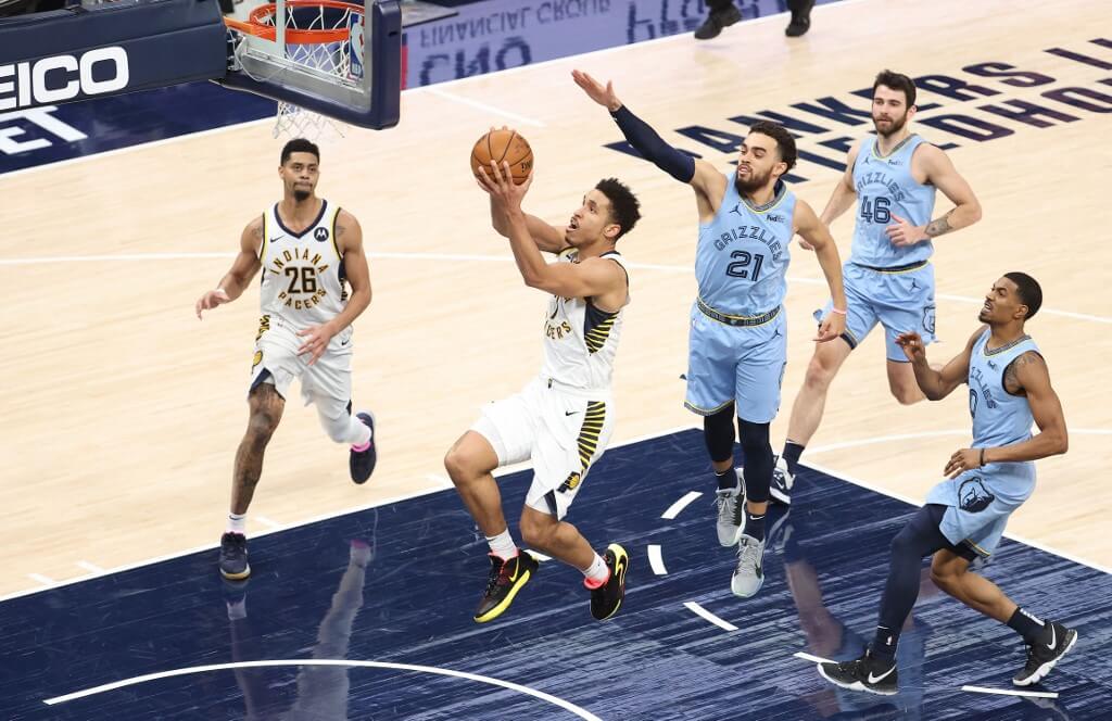 Malcolm Brogdon shoots the ball Indiana Pacers at Memphis Grizzlies