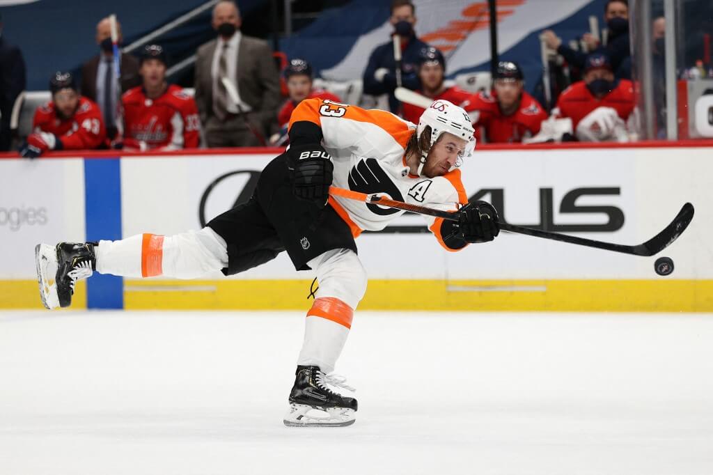 Kevin Hayes of the Philadelphia Flyers shoots against the Washington Capitals