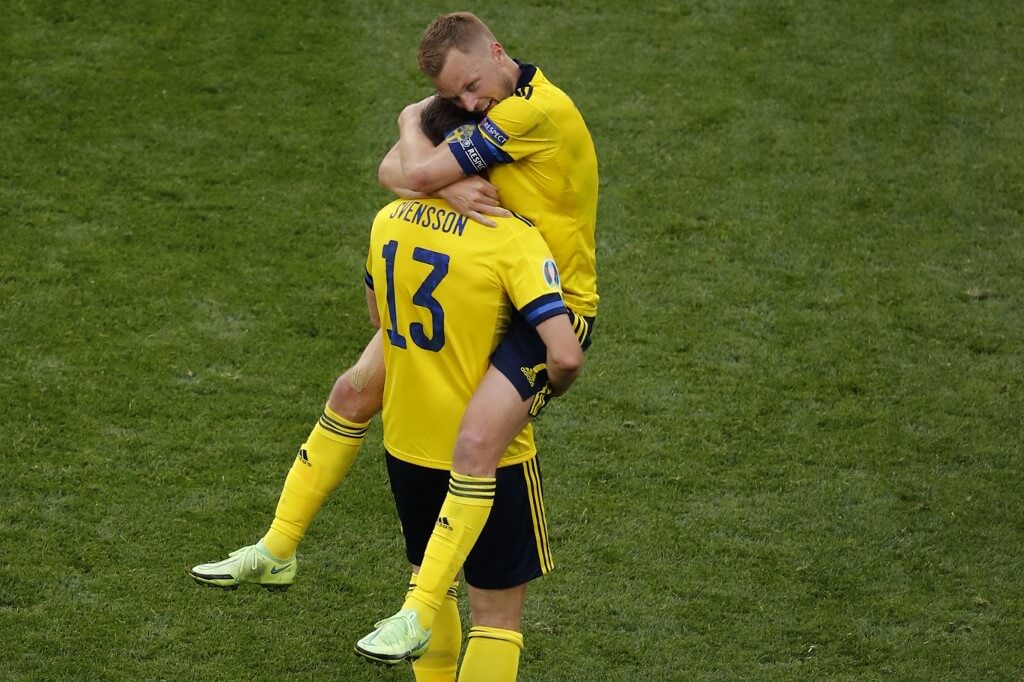 Sebastian Larsson celebrate Sweden vs Poland Picks