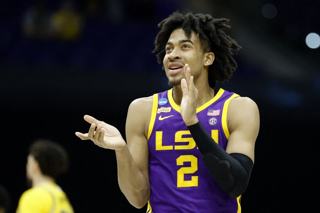 Trendon Watford claps Tennessee vs LSU Picks