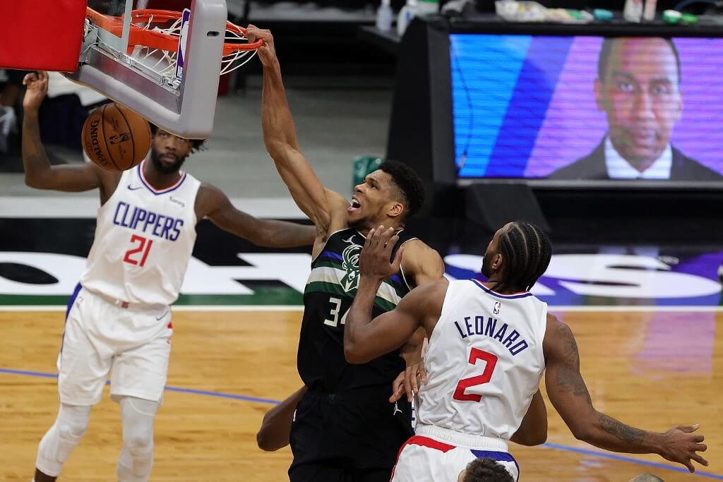 Bucks Try To Keep Rolling vs Clippers