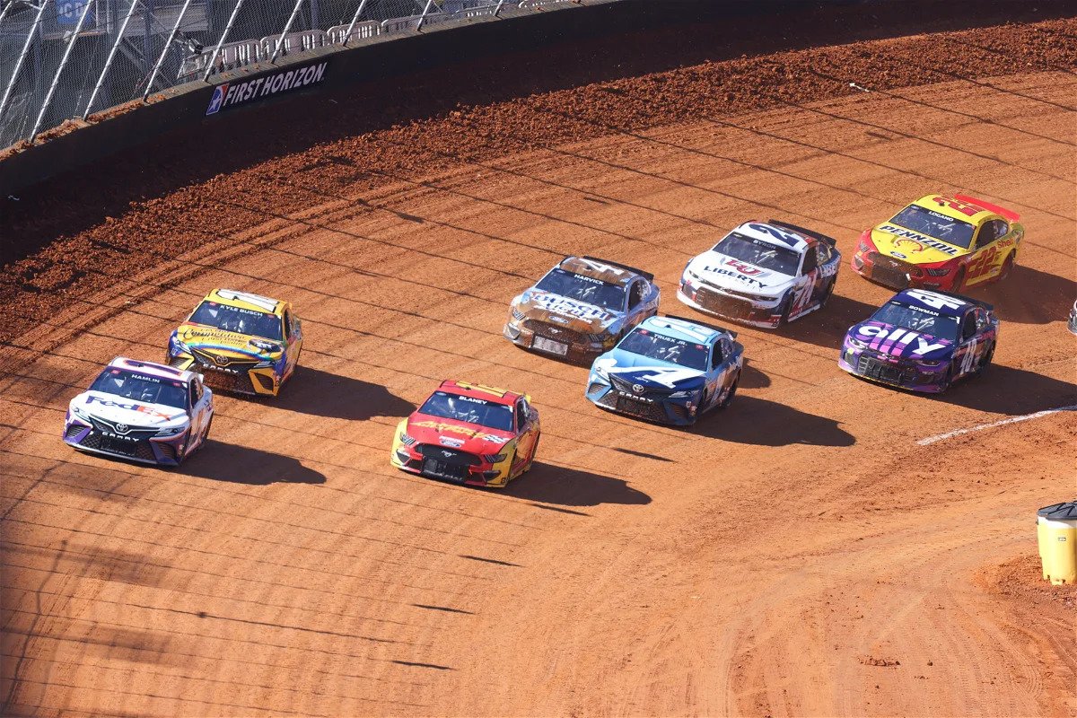 NASCAR Cup Series Food City Dirt Race, Odds, Picks