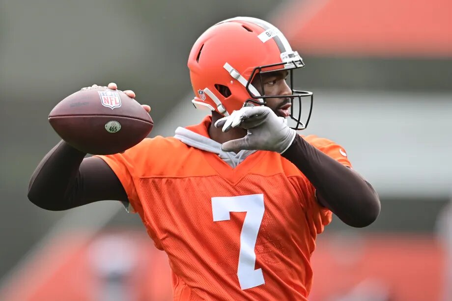 Jacoby Brissett of Cleveland Browns training.