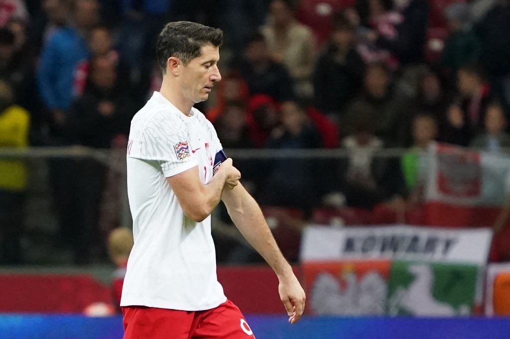 Poland's forward Robert Lewandowski reacts after the UEFA Nations League Group 4 football match