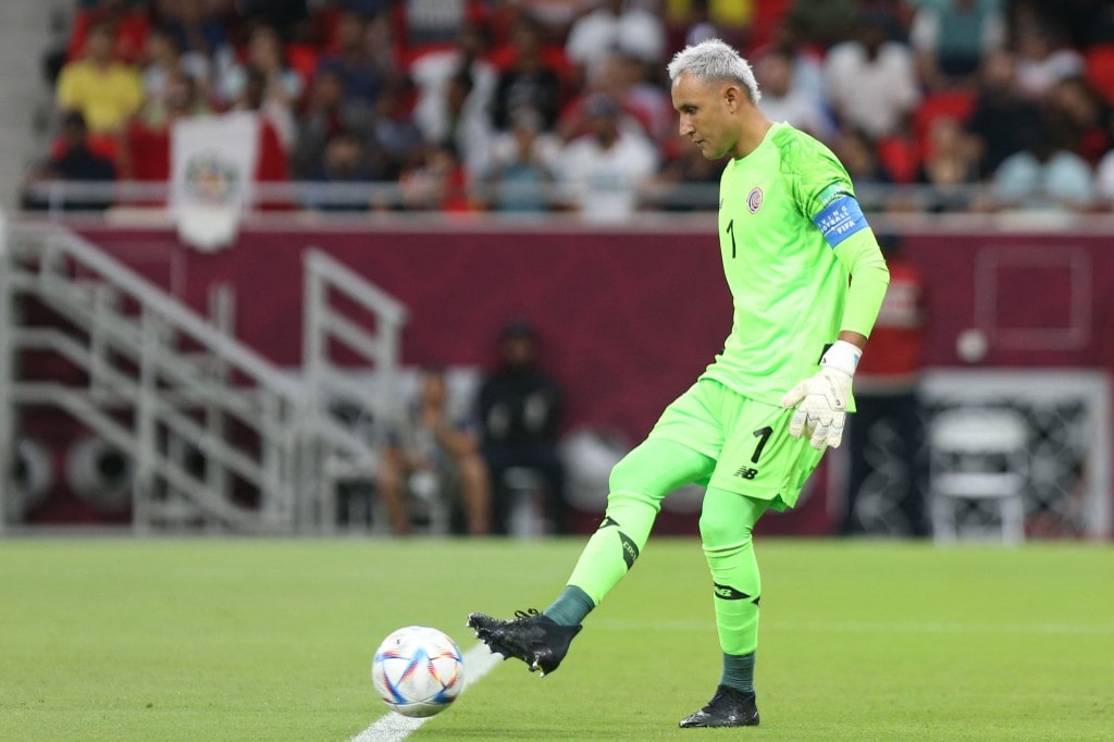 Costa Rica's goalkeeper Keylor Navas passes the ball
