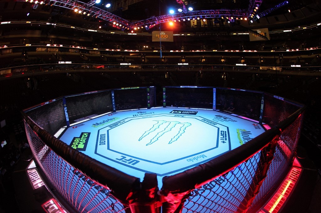 General view of the UFC 238 octagon at United Center