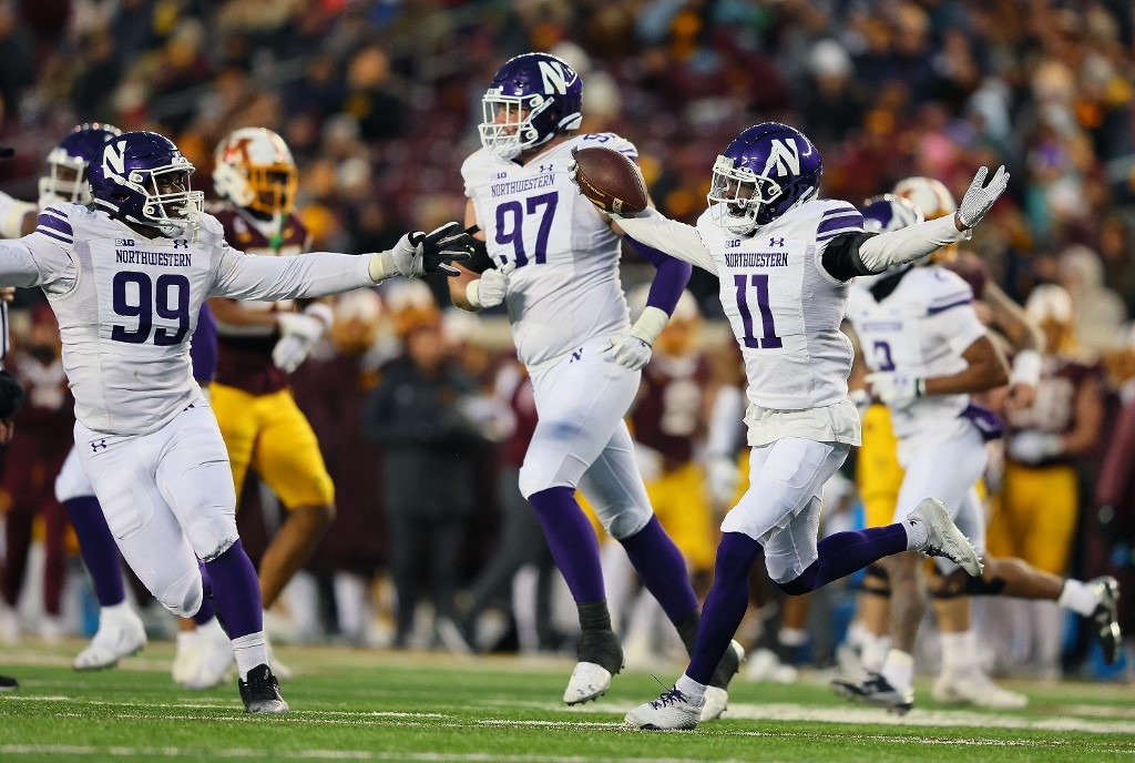 Minnesota vs Illinois Betting Odds & Prediction: Fighting Illini