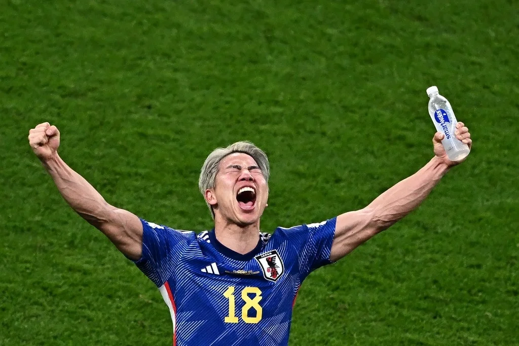 Japan's forward #18 Takuma Asano