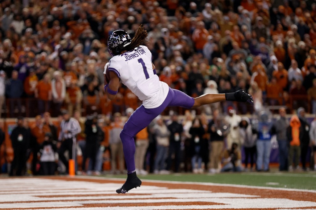Quentin Johnston #1 of the TCU Horned Frogs catches a pass for a touchdown in the fourth quarter against the Texas Longhorns