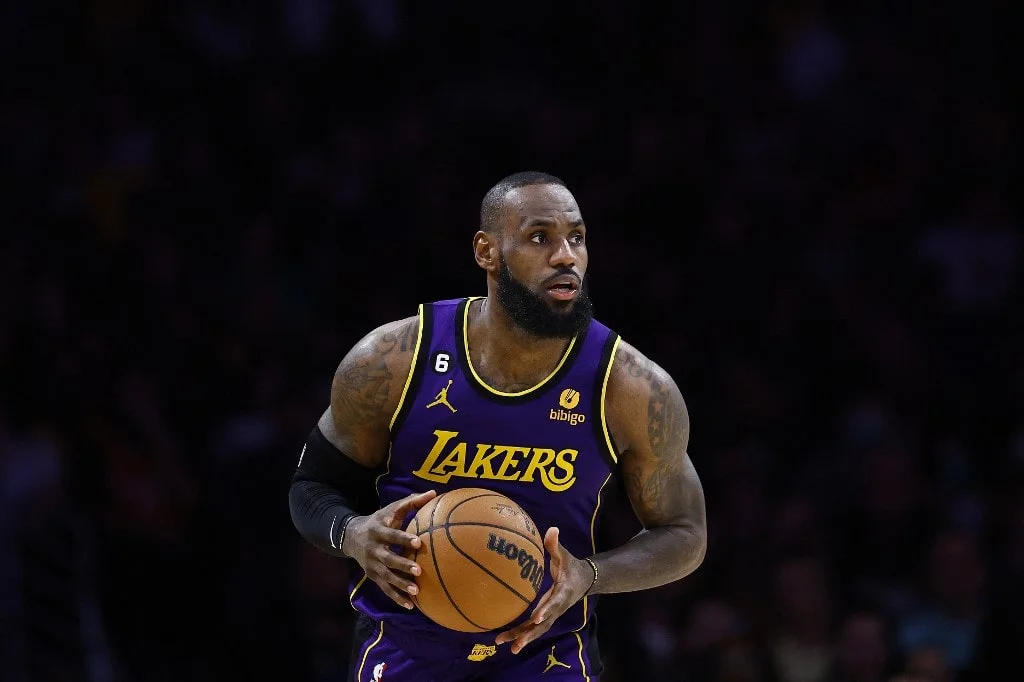 Should LeBron Leave the Lakers?
