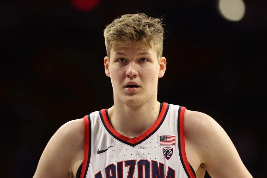 Henri Veesaar #13 of the Arizona Wildcats
