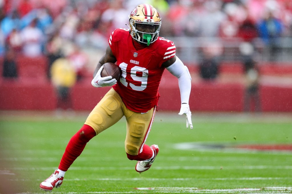 Deebo Samuel #19 of the San Francisco 49ers carries the ball against the Seattle Seahawks