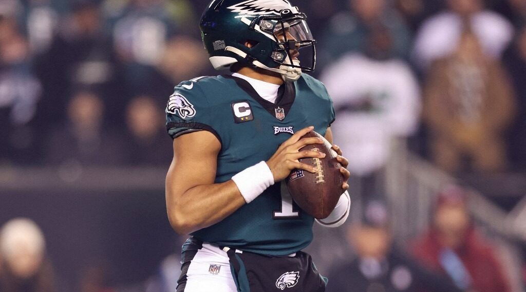 Jalen Hurts #1 of the Philadelphia Eagles throws a pass against the New York Giants during the first quarter in the NFC Divisional Playoff game