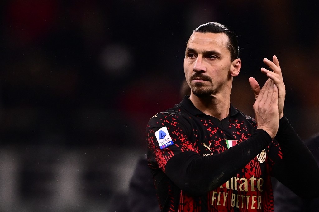 AC Milan's Swedish forward Zlatan Ibrahimovic acknowledges the public at the end of the Italian Serie A football match between AC Milan and Atalanta on February 26, 2023