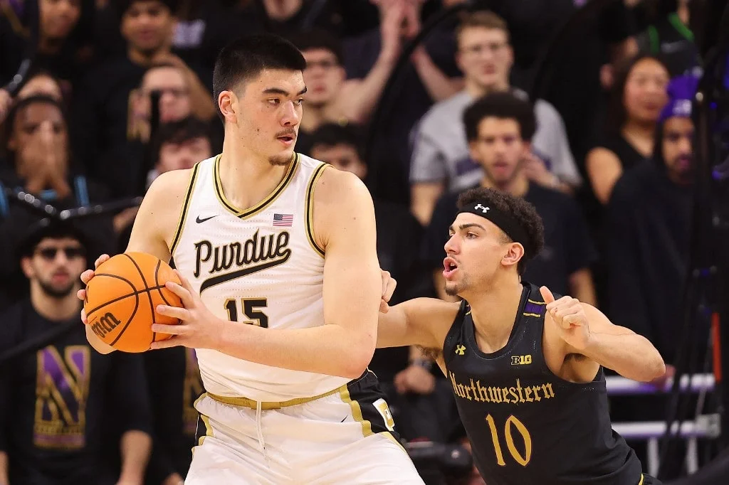 Zach Edey #15 of the Purdue Boilermakers
