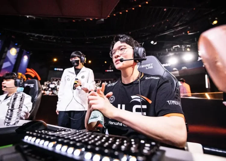 Hwang Kingen Seong-hoon, top laner for HLE