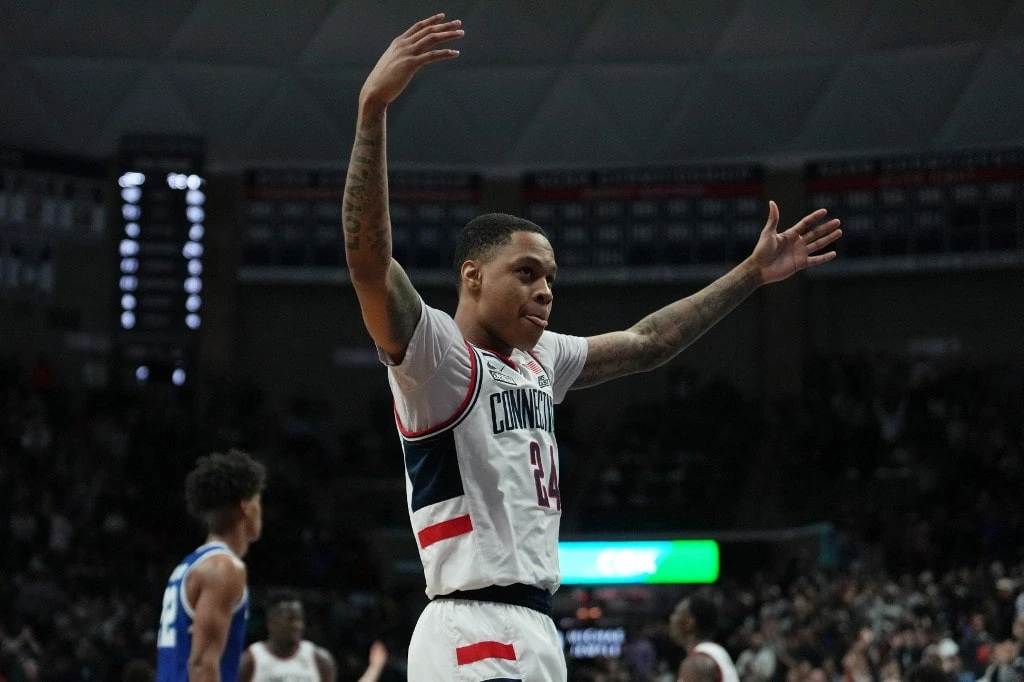 Jordan Hawkins #24 of the UConn Huskies