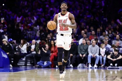 Jimmy Butler #22 of the Miami Heat dribbles against the Philadelphia 76ers - Tim Nwachukwu/Getty Images/AFP