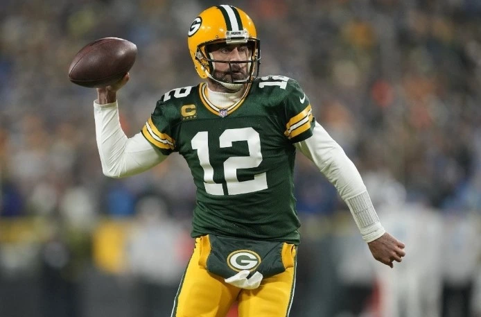 NFL Trade Rumors – Is Aaron Rodgers Jetting Off to New York?