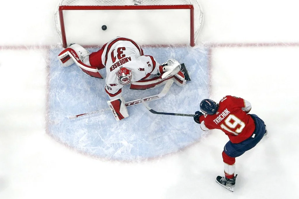 Panthers vs Golden Knights Game 1 Props/Live Betting Tips