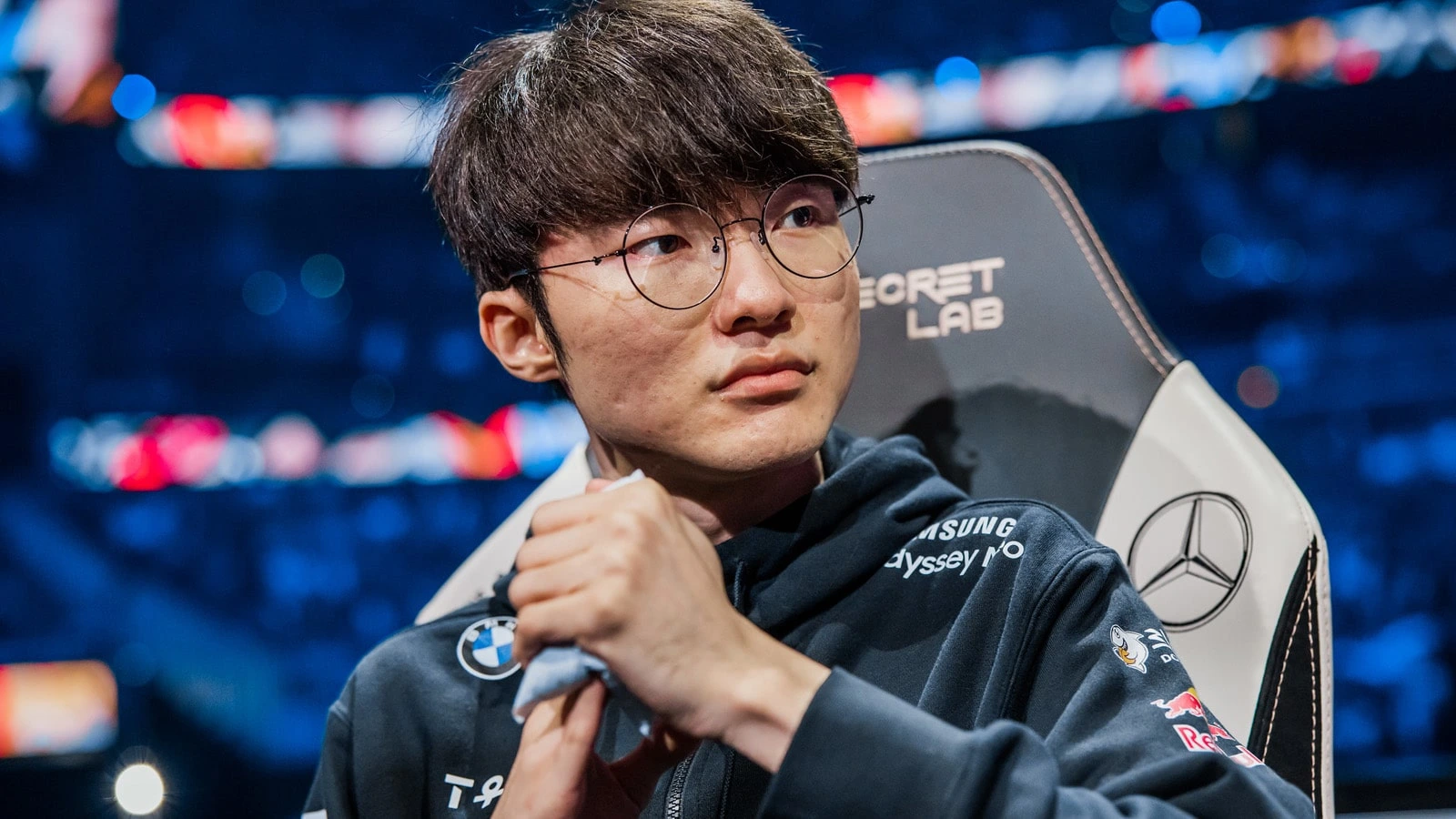 Even while injured, Faker is still helping T1 qualify for the LCK playoffs