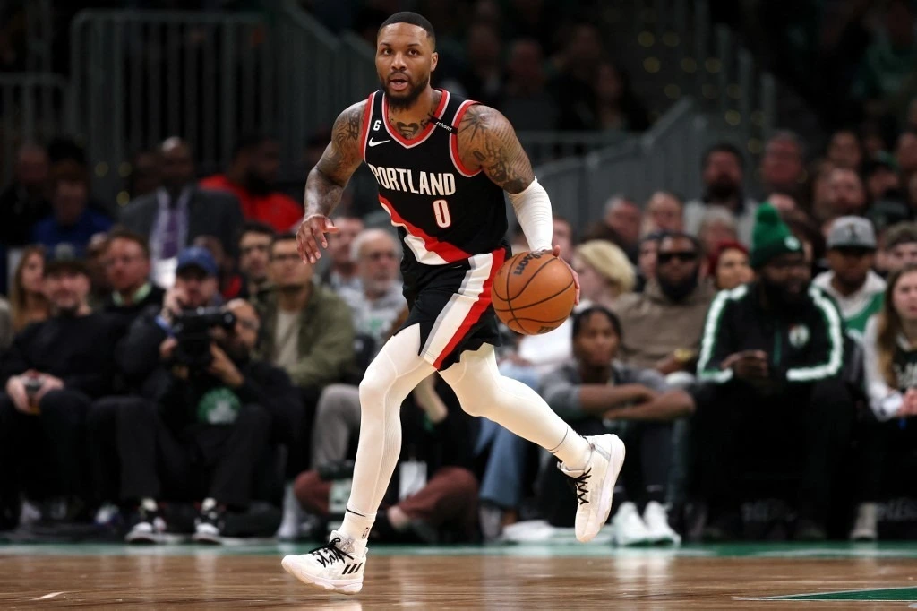 Damian Lillard Trade Makes Bucks Favorites in NBA Futures Odds
