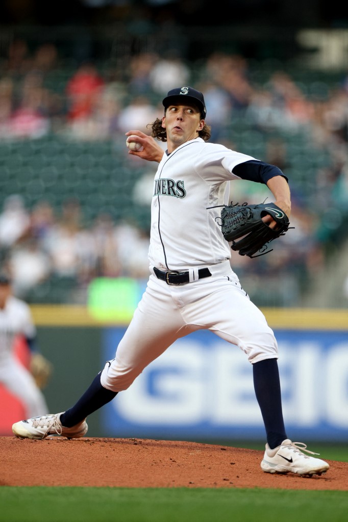 Texas Favored To Edge Mariners in Matchup of Top Teams in MLB