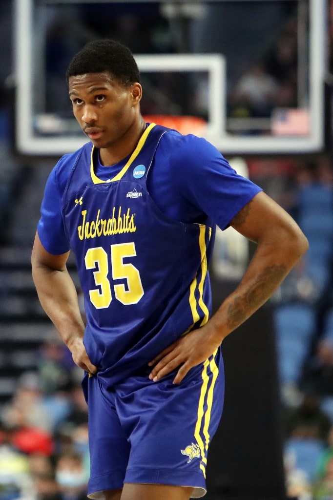 Bet on South Dakota State Covering the NCAAB Lines Against Denver in the Final