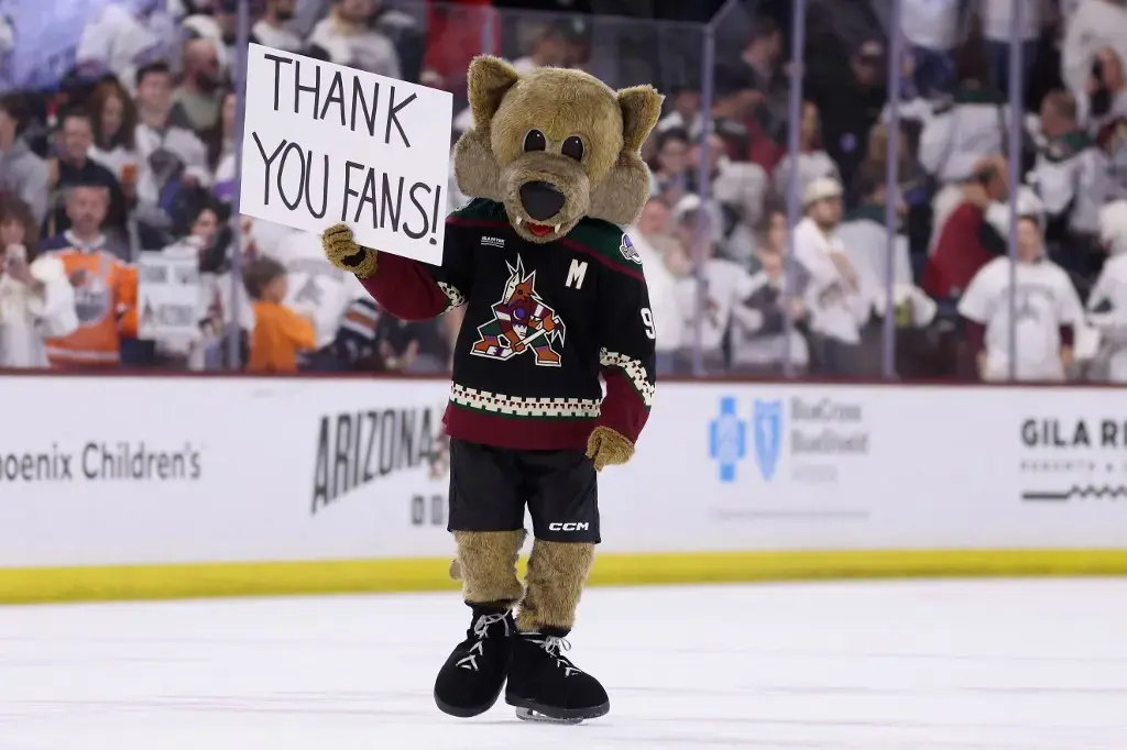 Coyotes Say Goodbye to Arizona Fans Ahead of Move to Utah