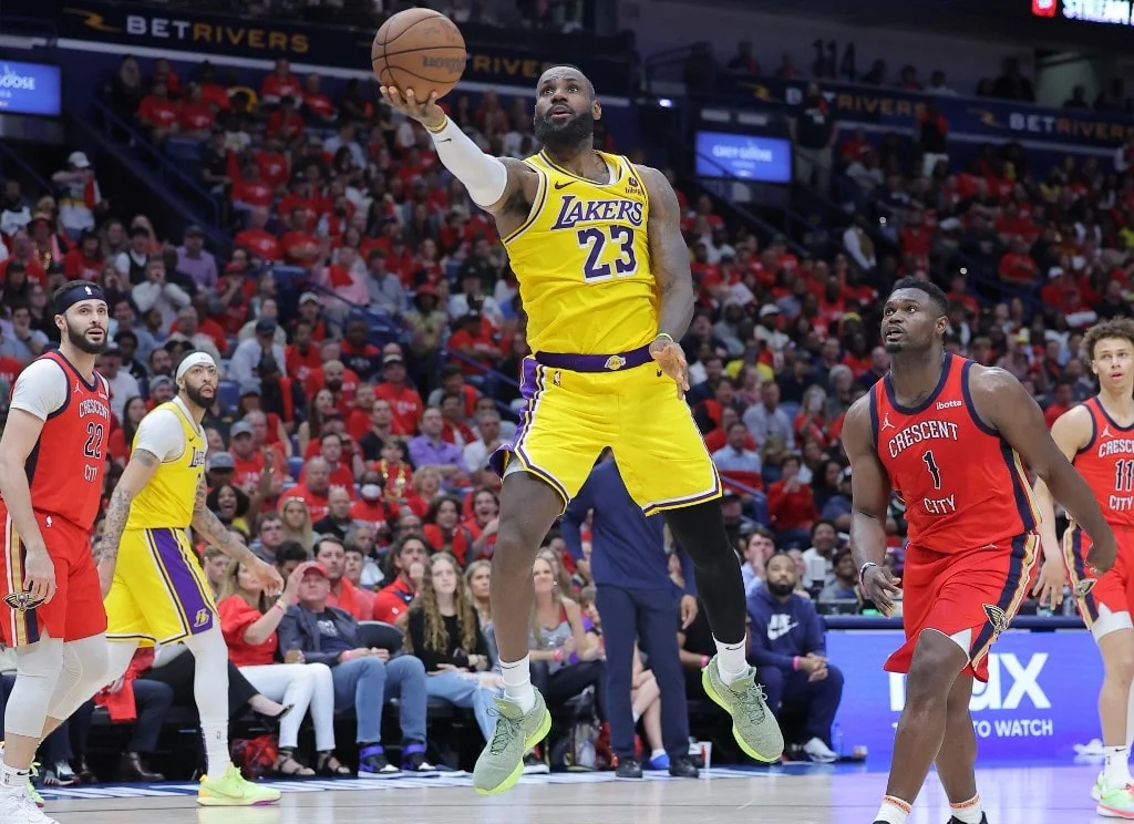 LeBron James Leads the Lakers Past the Pelicans to Secure Playoffs Spot