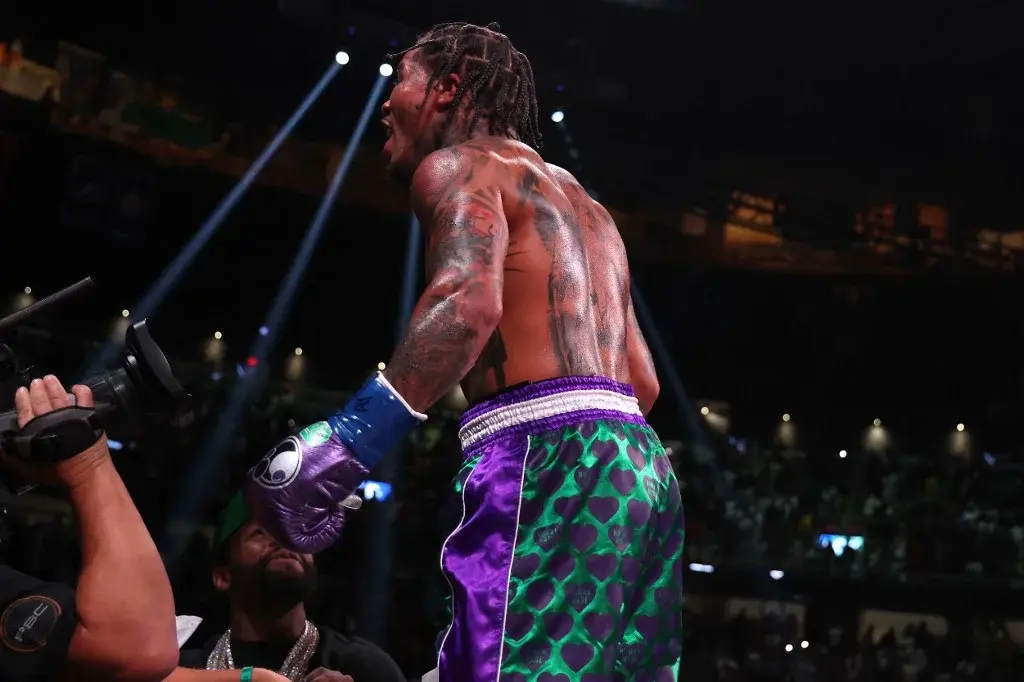 Bet on KO or Decision? Parlay Picks for the ‘Tank’ Davis vs Martin Event