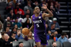 Breaking Down De’Aaron Fox’s Blockbuster Trade to the Spurs