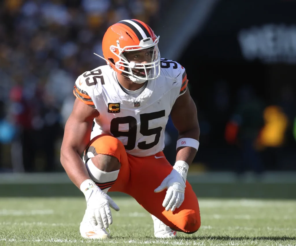 Who Is the Highest Paid Defensive End in the NFL? (2025 Edition)