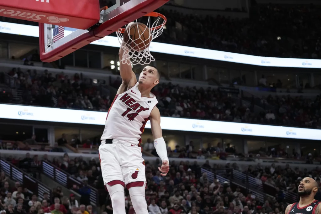 Heat vs Cavaliers Prediction, Picks and Odds for NBA Playoff Game 2