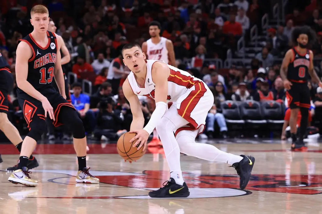 Heat vs Hawks Prediction, Picks, and 2025 NBA Play-In Odds, April 18: Herro Worship Time (-141)