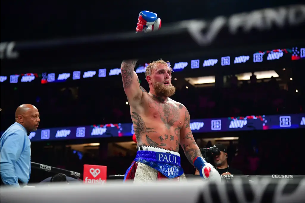 Oleksandr Usyk Calls Out Jake Paul for MMA Showdown