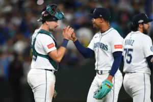 Blue Jays Put a Chokehold on the Yankees, Mariners Knot Series