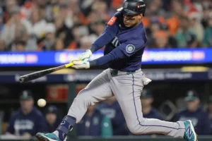 MLB Home Run Props and Picks for Wednesday, 10/8: Bet on Betts to Go Deep vs Nola, Phillies