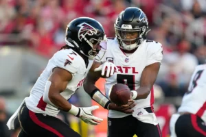 NFL Week 8 Predictions, Betting Picks and Odds: Patriots to Crush Browns, Bijan Robinson Over 89.5 Rushing Yards