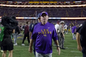 Weekend Wrap-Up: LSU Fires Brian Kelly, Jets Finally Win One, World Series Is Tied at 1